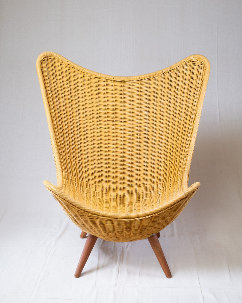 A 20th century butterfly armchair.